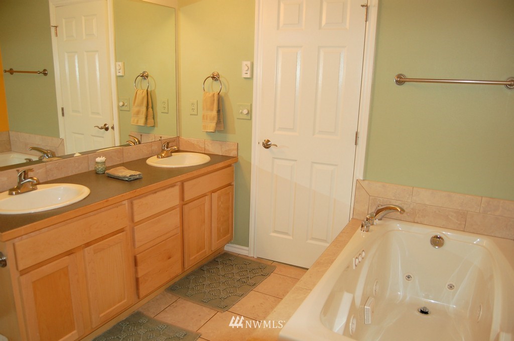 4148 Deemer Road, Unit 101 Bellingham, WA 98226 - Photo 11 of 15 Gallery Image 11