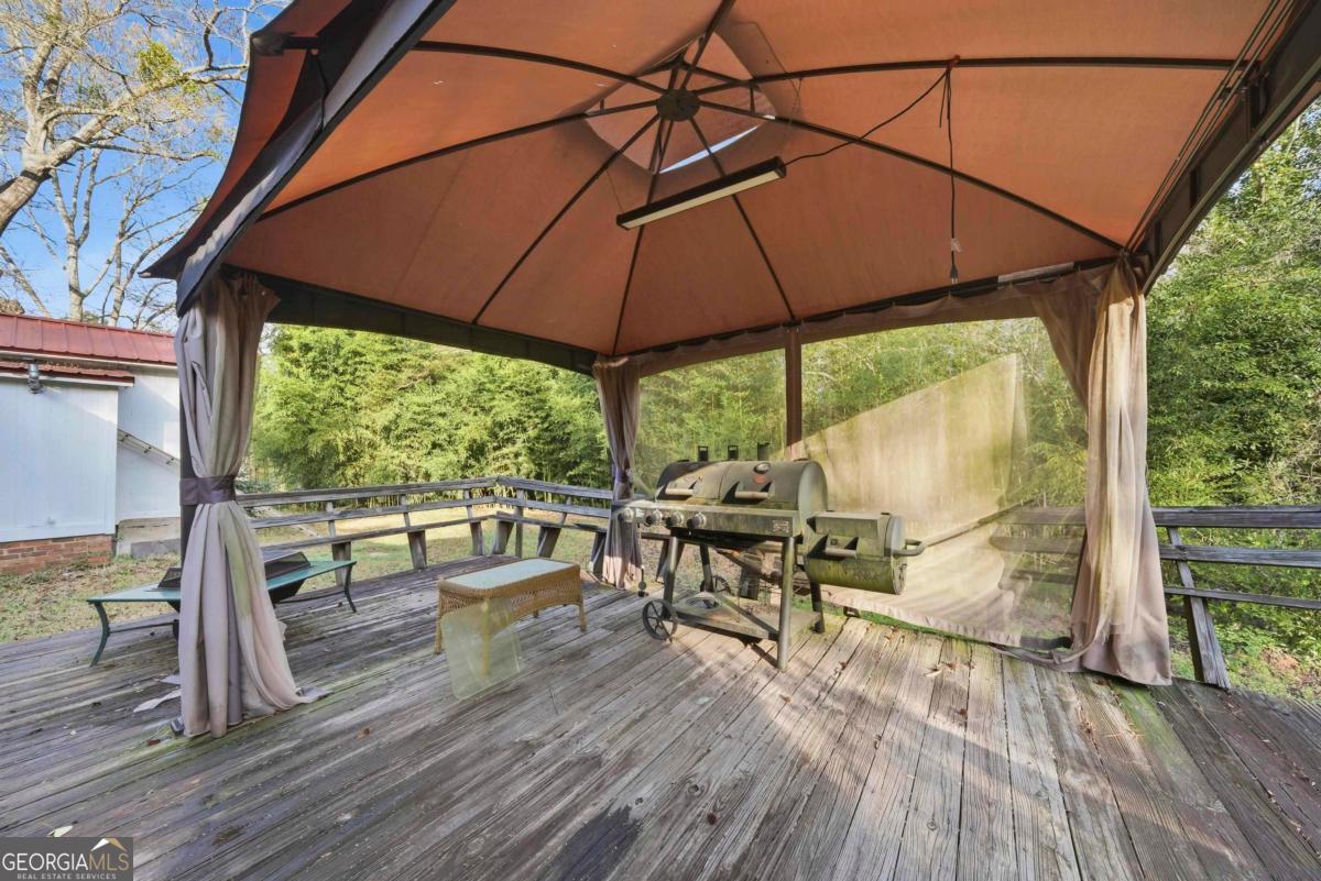 296 Kings Road Milledgeville, GA 31061 - Photo 31 of 36 a view of outdoor space with furniture