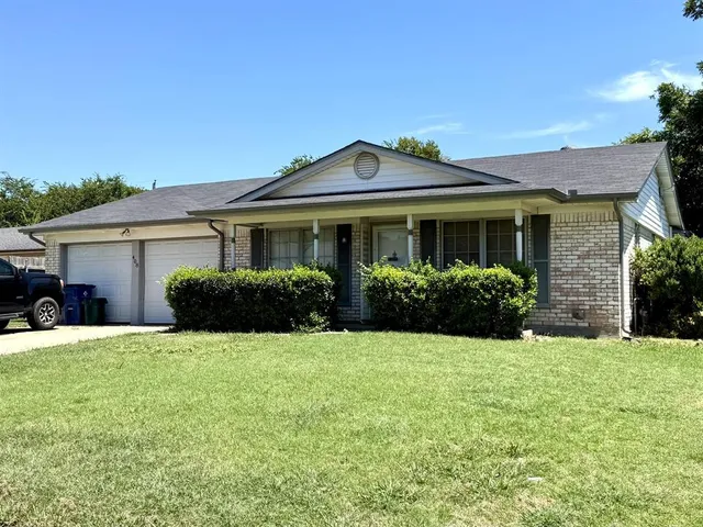 $222,900 | 408 Northwest Douglas Street, Burleson, TX 76028