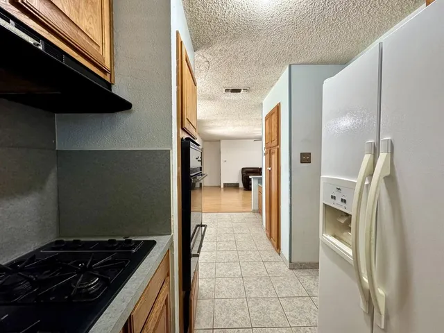 $222,900 | 408 Northwest Douglas Street, Burleson, TX 76028