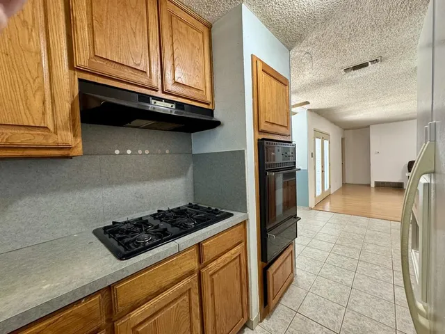 $222,900 | 408 Northwest Douglas Street, Burleson, TX 76028