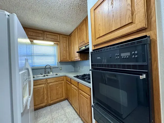 $222,900 | 408 Northwest Douglas Street, Burleson, TX 76028