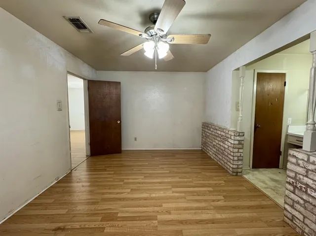 $222,900 | 408 Northwest Douglas Street, Burleson, TX 76028