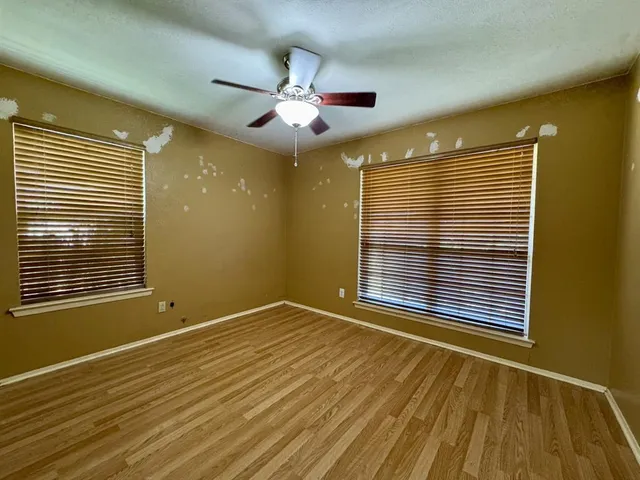 $222,900 | 408 Northwest Douglas Street, Burleson, TX 76028