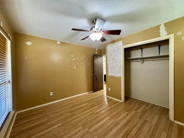 $222,900 | 408 Northwest Douglas Street, Burleson, TX 76028