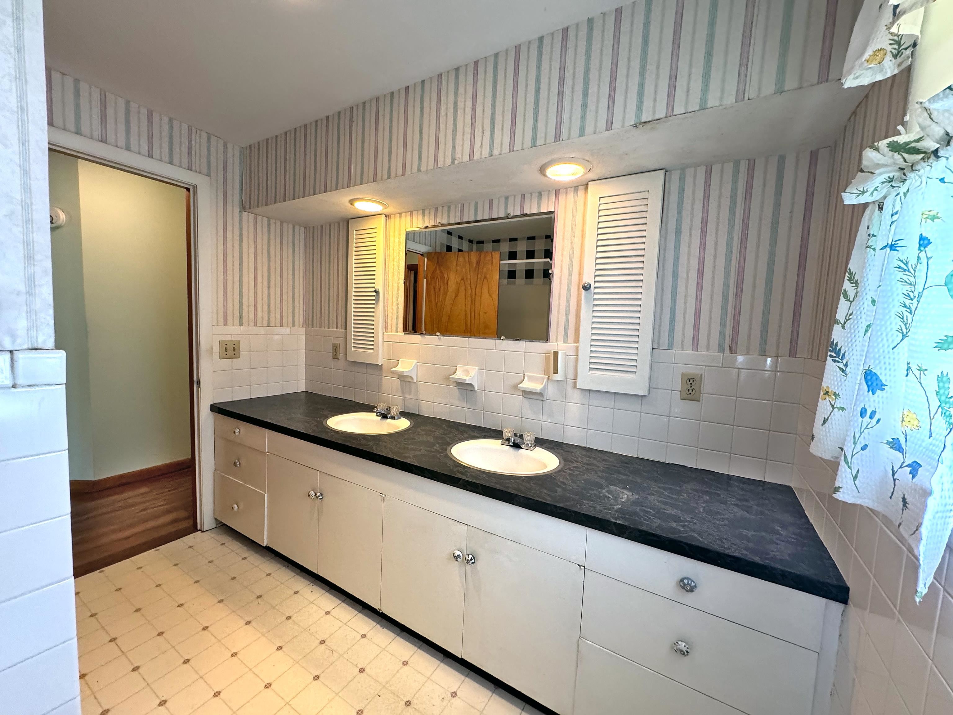 351 Old Military Road Pownal, VT 05261 - Photo 17 of 52