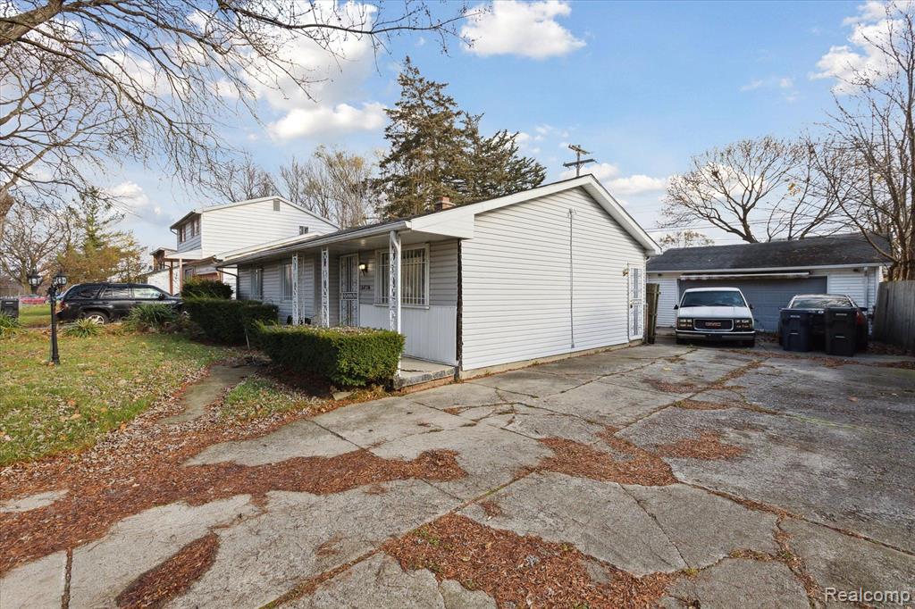 6806 Fleming Road Flint, MI 48504 - Photo 3 of 12 Gallery Image 3