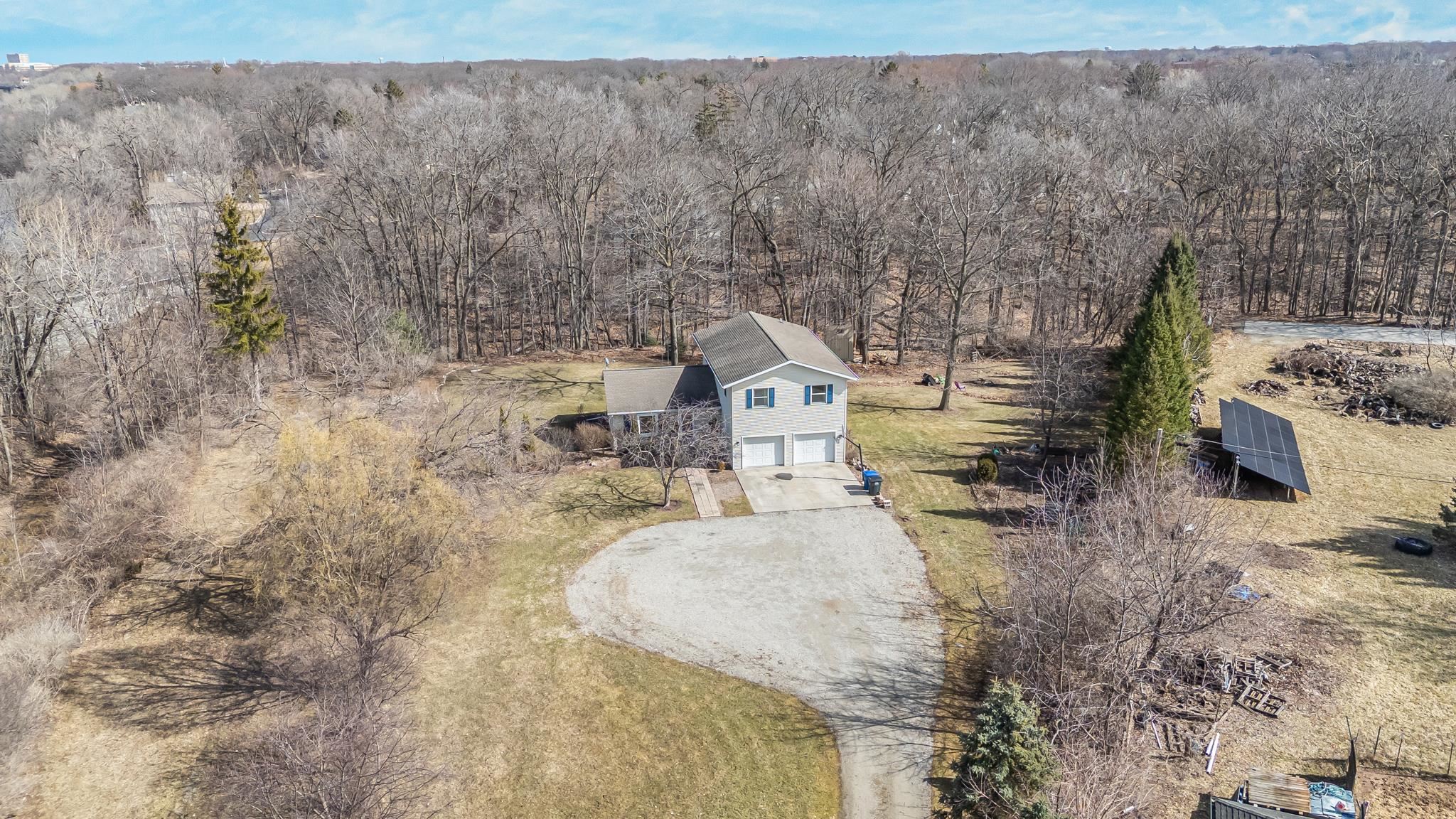 2190 Carleton Avenue Appleton, WI 54915 - Photo 11 of 69