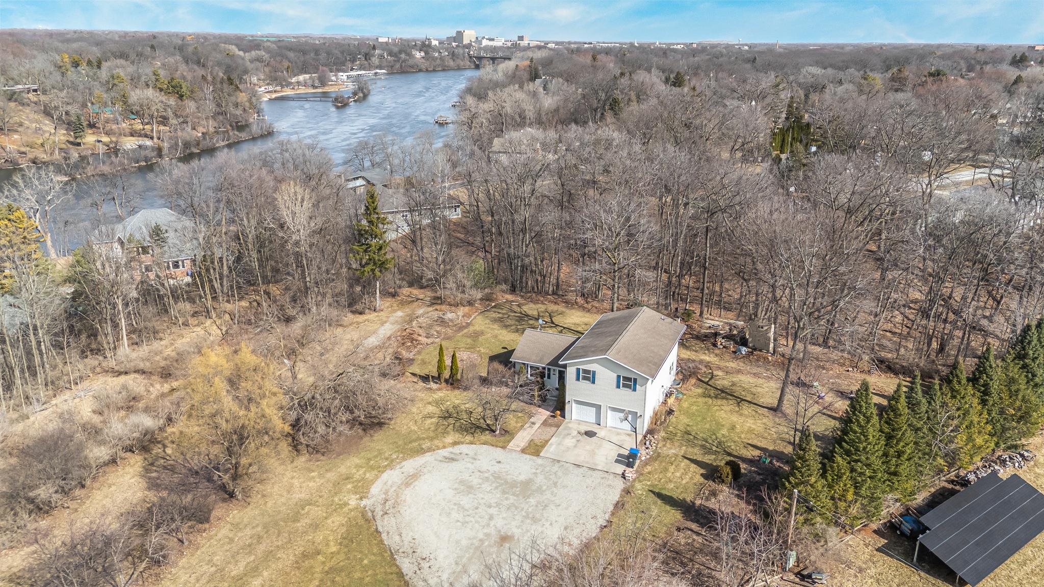 2190 Carleton Avenue Appleton, WI 54915 - Photo 13 of 69