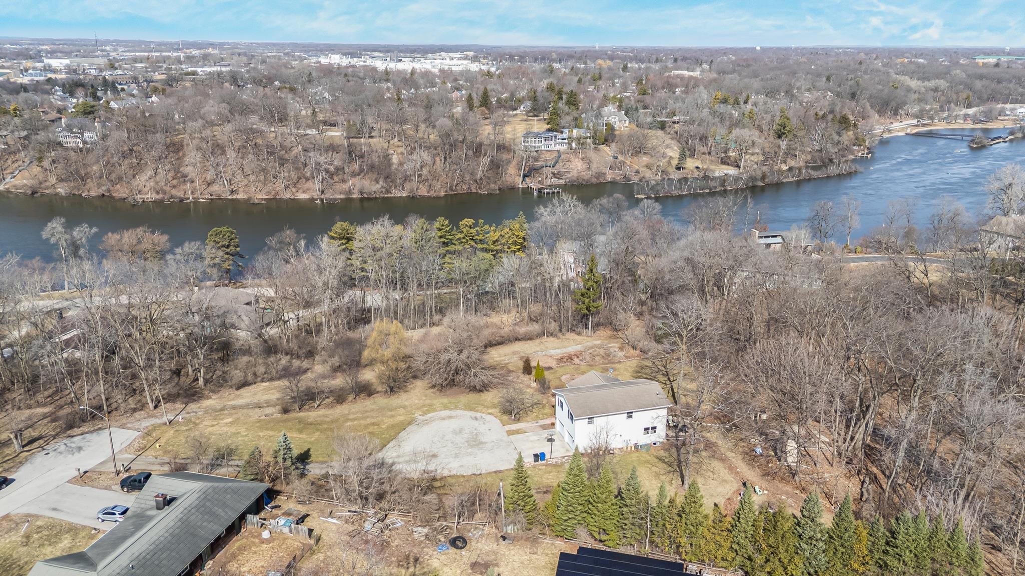 2190 Carleton Avenue Appleton, WI 54915 - Photo 16 of 69