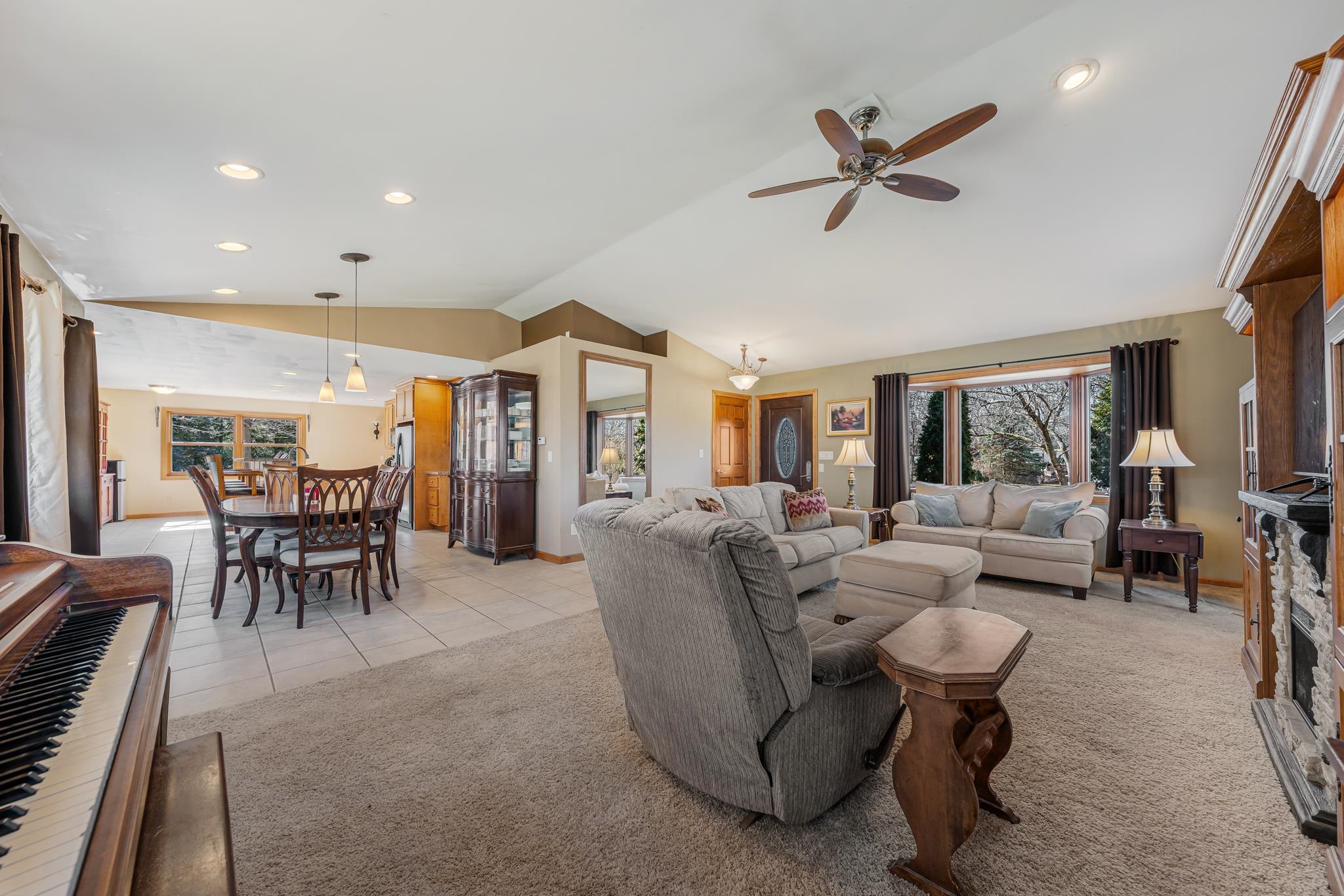 2190 Carleton Avenue Appleton, WI 54915 - Photo 22 of 69