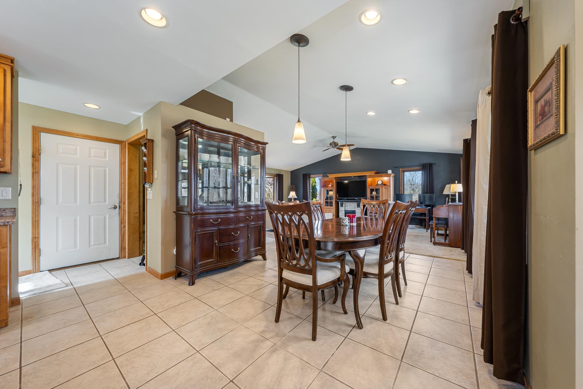 2190 Carleton Avenue Appleton, WI 54915 - Photo 24 of 69