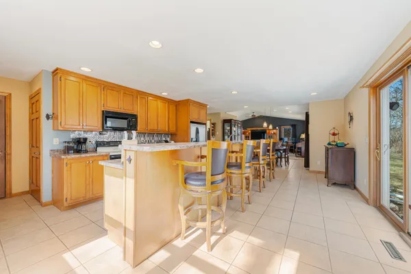 $425,000 | 2190 Carleton Avenue, Appleton, WI 54915