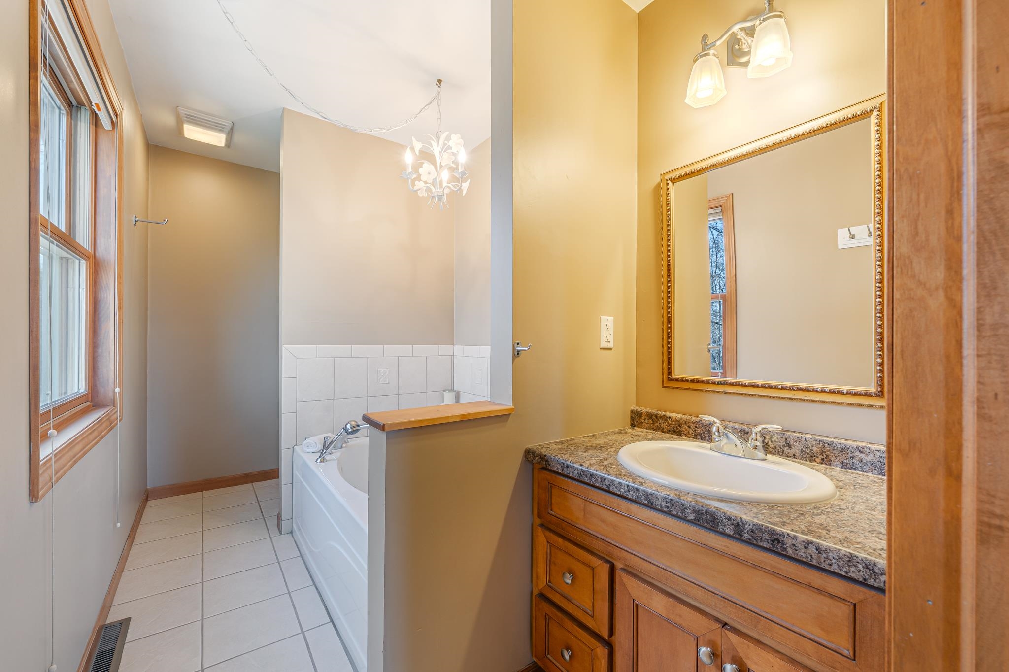 2190 Carleton Avenue Appleton, WI 54915 - Photo 35 of 69