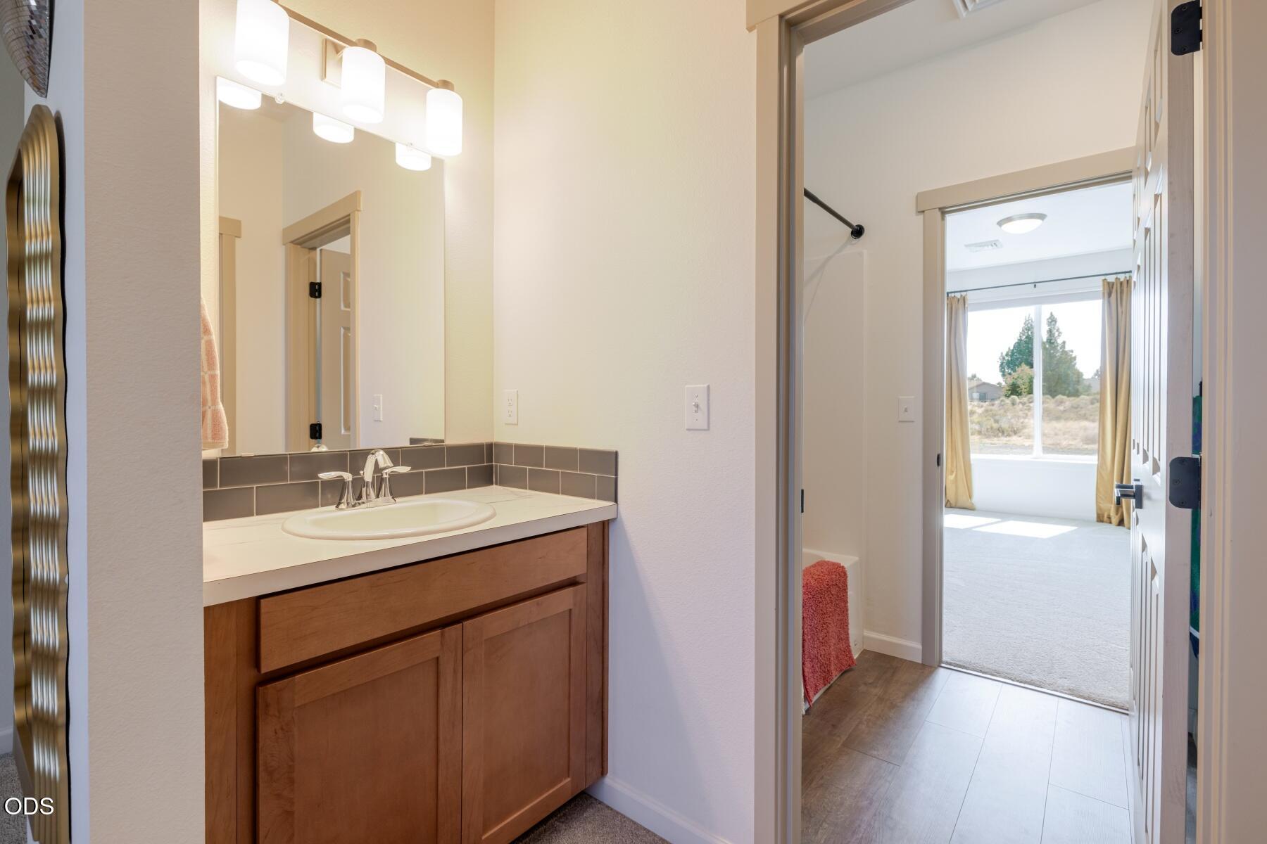 64794 Hunnell Road Bend, OR 97703 - Photo 26 of 51