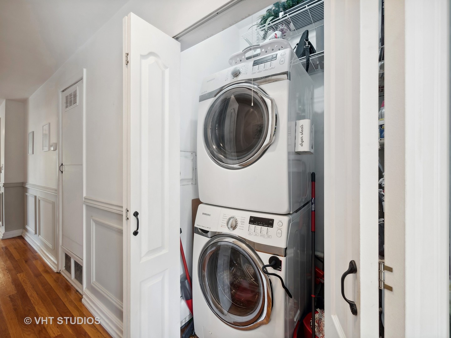 1023 West Dakin Street, Unit 2W Chicago, IL 60613 - Photo 10 of 10 a utility room with dryer and washer