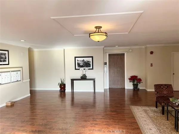 $3,200 | 380 South Euclid Avenue, Unit 108, Pasadena, CA 91101