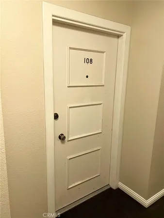 $3,200 | 380 South Euclid Avenue, Unit 108, Pasadena, CA 91101