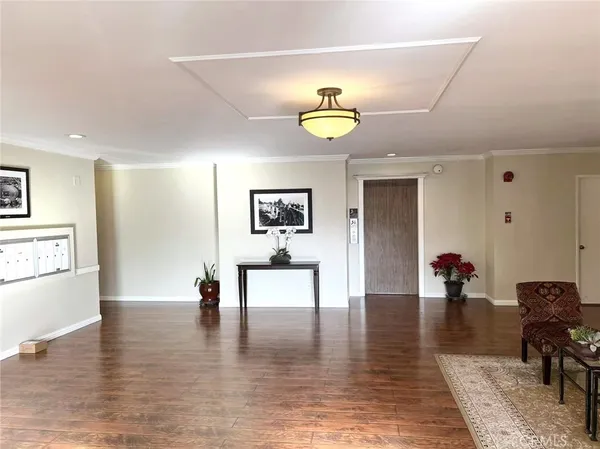 $3,000 | 380 South Euclid Avenue, Unit 108, Pasadena, CA 91101