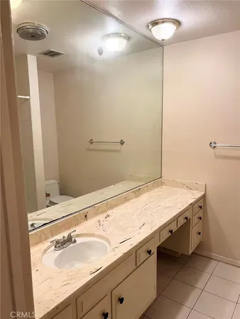 $3,200 | 380 South Euclid Avenue, Unit 108, Pasadena, CA 91101