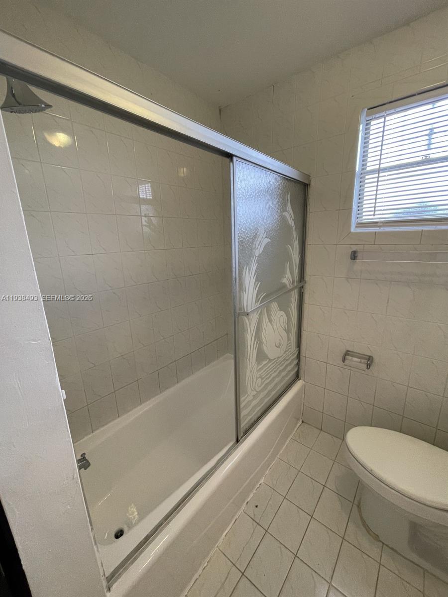 460 East 23rd Street, Unit 319 Hialeah, FL 33013 - Photo 5 of 19