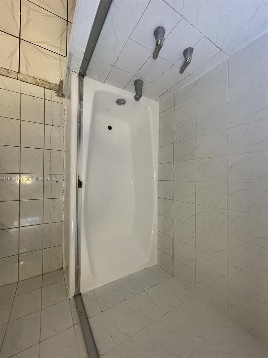 460 East 23rd Street, Unit 319 Hialeah, FL 33013 - Photo 6 of 19