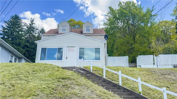 $114,900 | 863 Highland Street, Follansbee, WV 26037