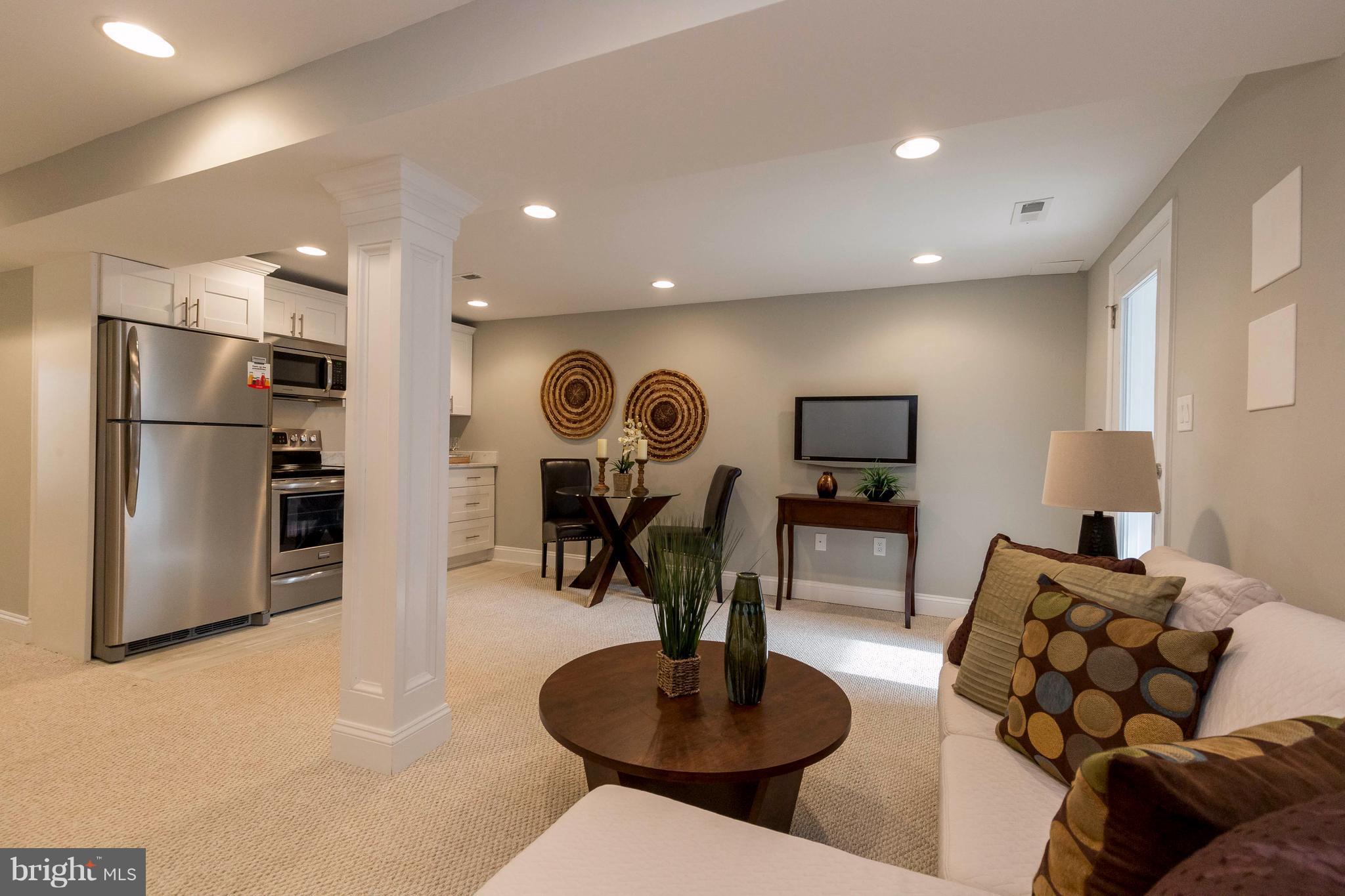 811 Decatur Street Northwest Washington, DC 20011 - Photo 18 of 29 Bath