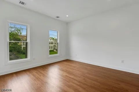 $799,999 | 84 Grove Street, Somerville, NJ 08876