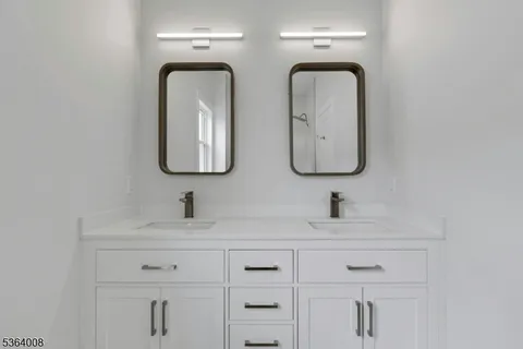 $799,999 | 84 Grove Street, Somerville, NJ 08876