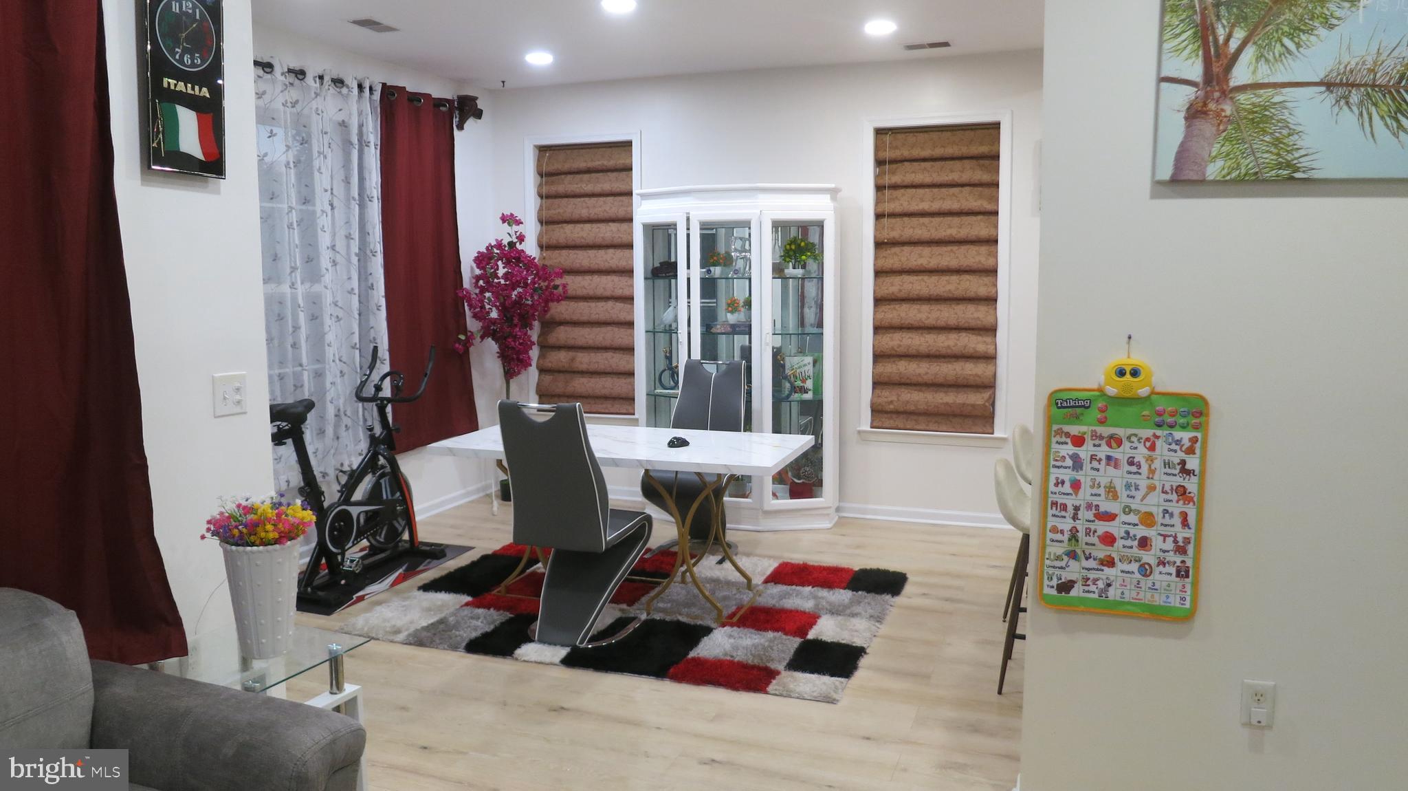 121 Kyle Way Ewing, NJ 08628 - Photo 6 of 25 a living room with furniture and window