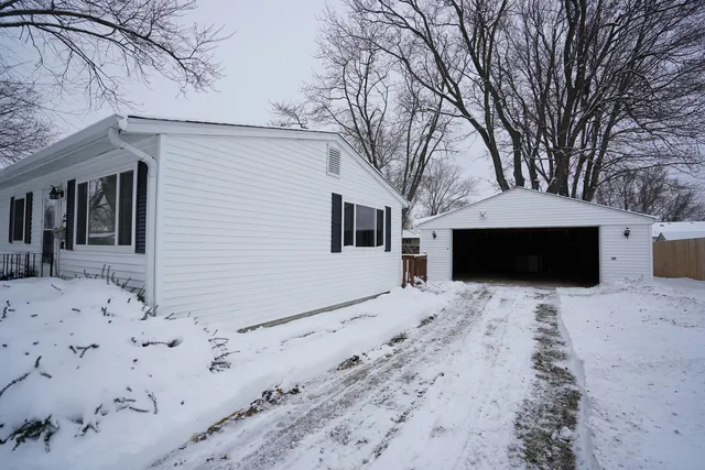 $229,000 | 615 Best Avenue, DeKalb, IL 60115