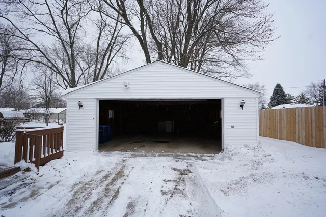 $229,000 | 615 Best Avenue, DeKalb, IL 60115