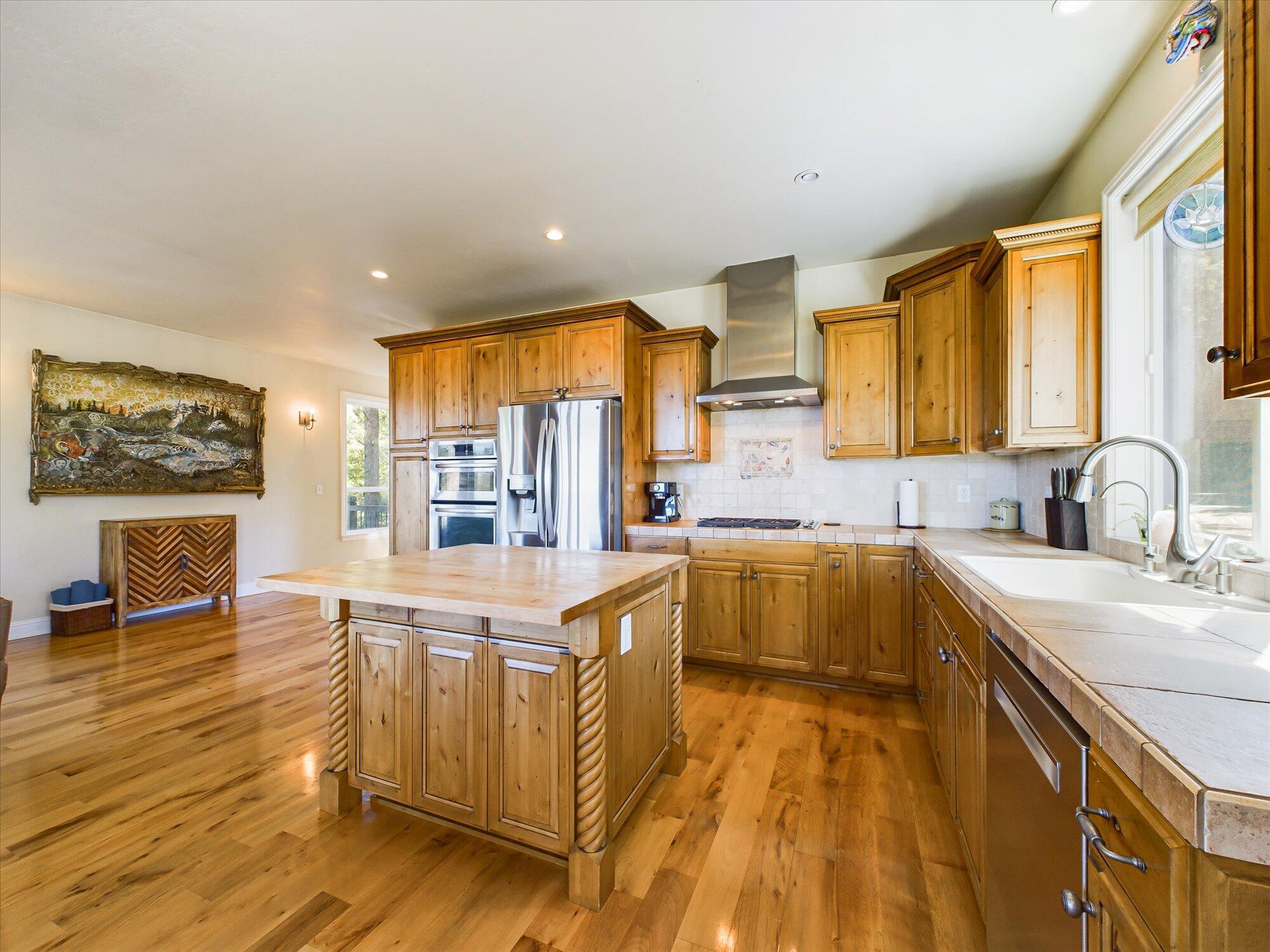 737 Beach Road Whitethorn, CA 95589 - Photo 19 of 67