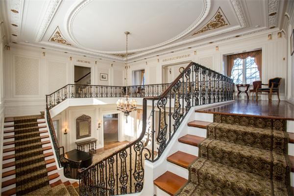 99 Westcliff Road Weston, MA 02493 - Photo 10 of 29 a view of a livingroom with wooden floor
