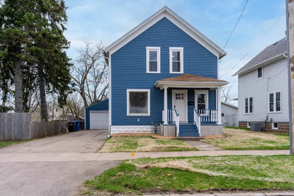 $229,900 | 29 West Tennessee Avenue, Oshkosh, WI 54901