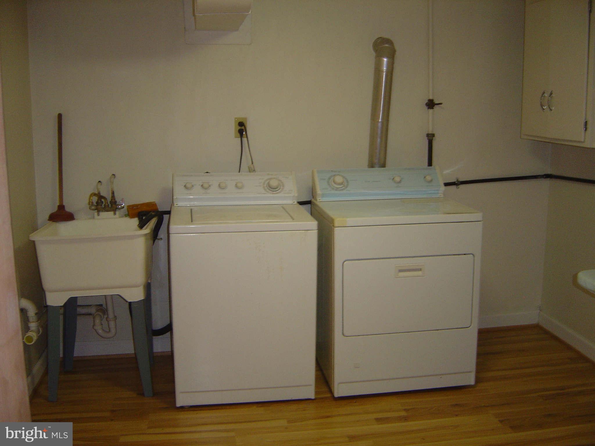 6014 Brunswick Street Springfield, VA 22150 - Photo 19 of 22 LAUNDRY RM