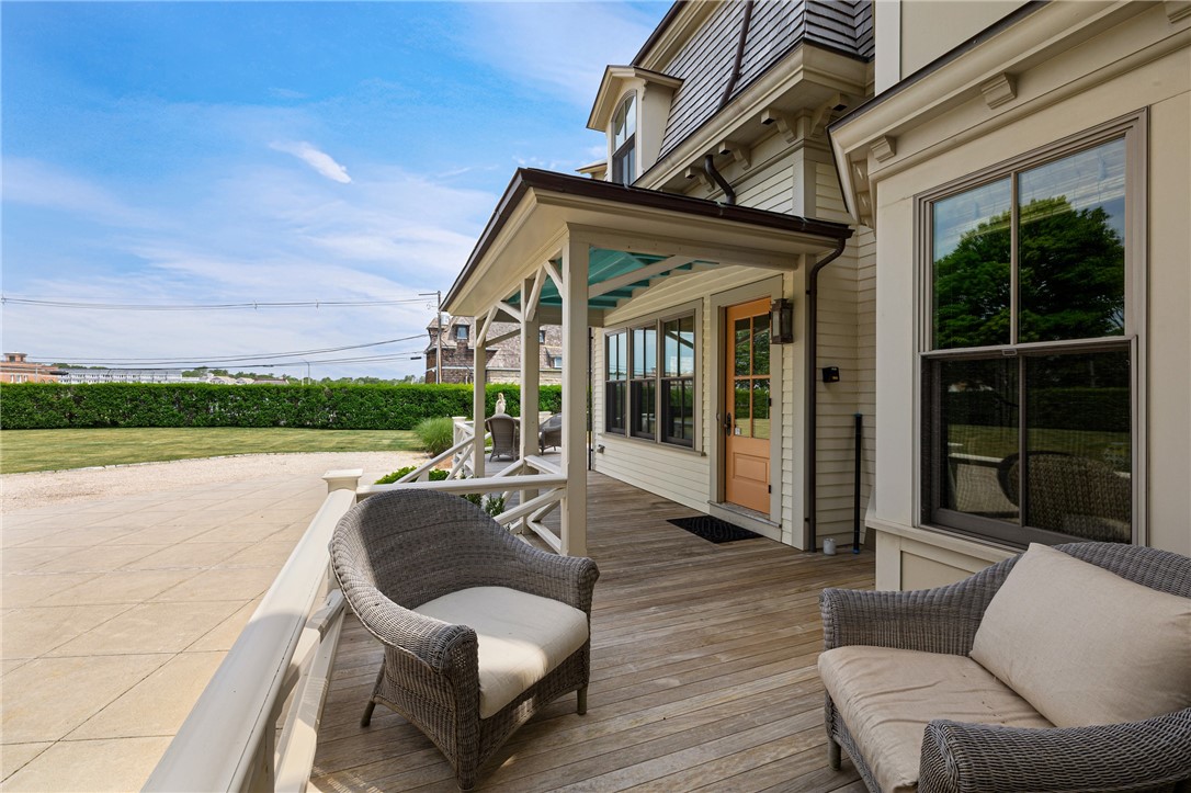 41 Ocean Road Narragansett, RI 02882 - Photo 12 of 50