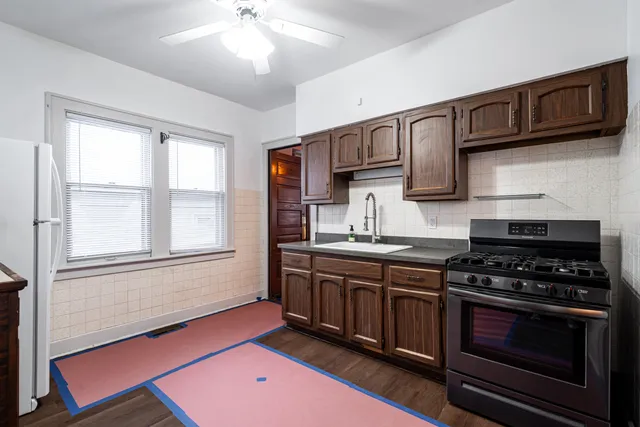 $1,995 | 168 East Rosedale Avenue, Milwaukee, WI 53207