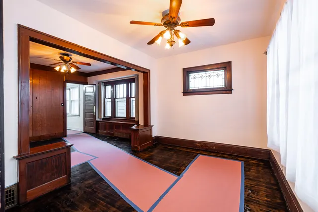 $1,995 | 168 East Rosedale Avenue, Milwaukee, WI 53207