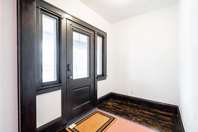 $1,995 | 168 East Rosedale Avenue, Milwaukee, WI 53207