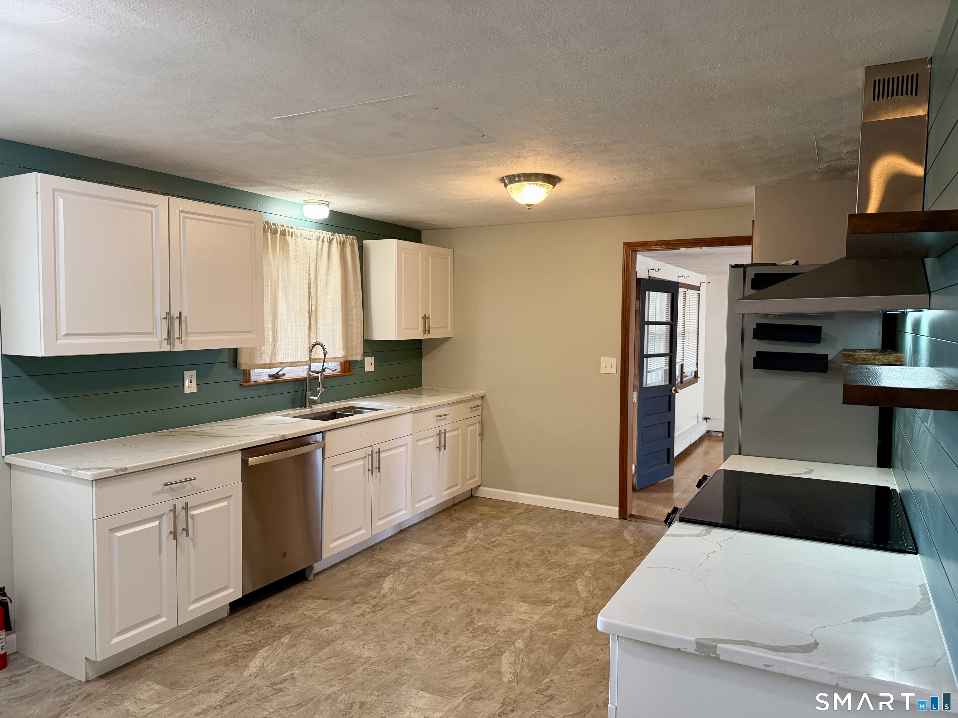 4 Betty Road Enfield, CT 06082 - Photo 11 of 30