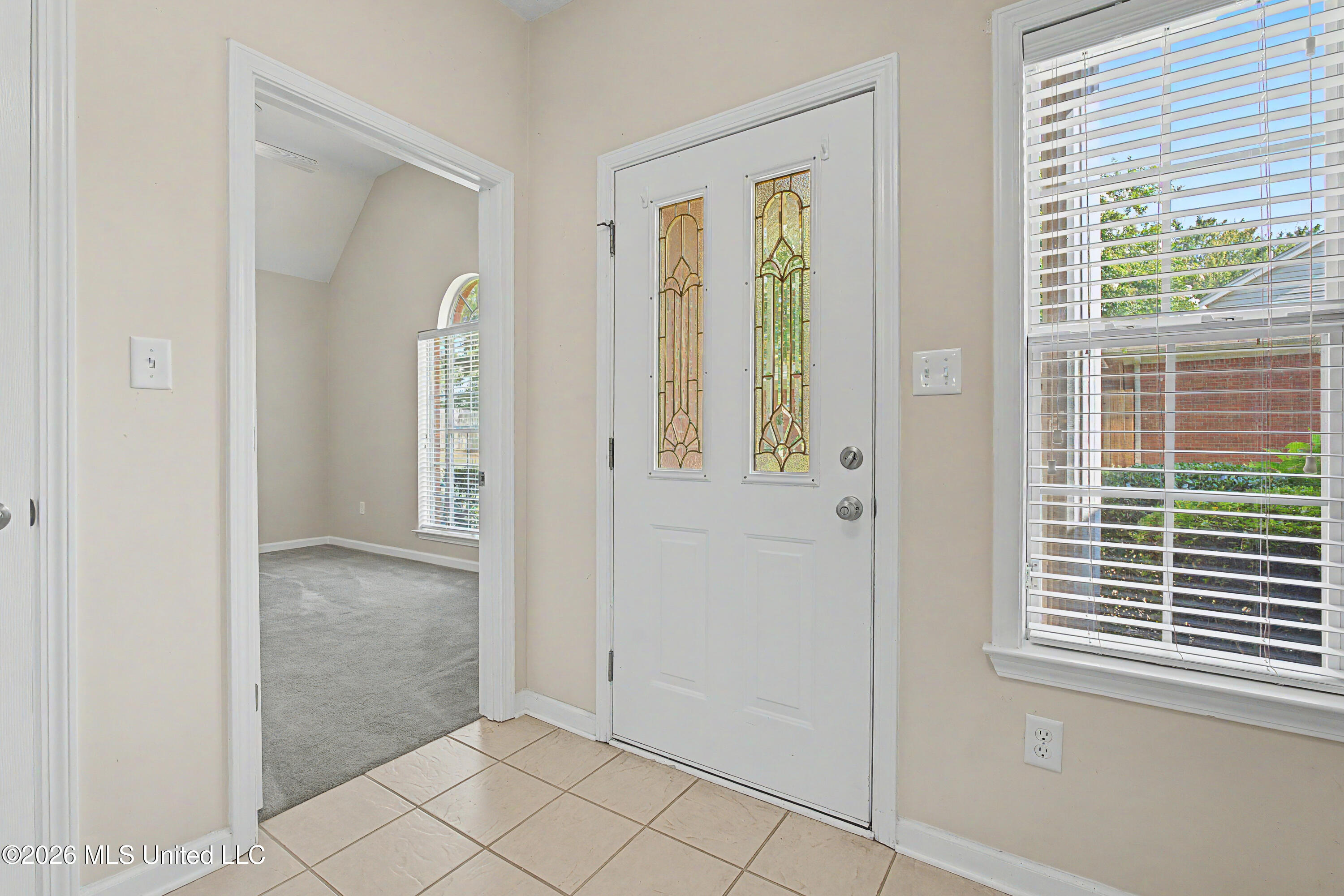 816 Cardinal Lane Hernando, MS 38632 - Photo 5 of 34 Entry