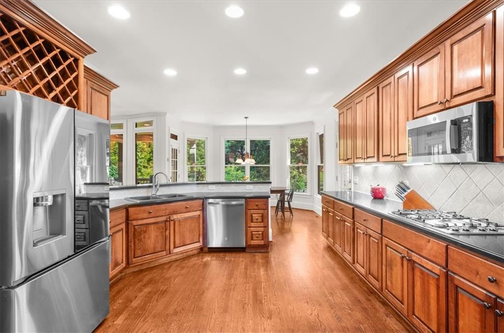 7630 Stratton Point Suwanee, GA 30024 - Photo 22 of 97