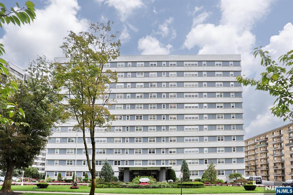 280 Prospect Avenue, Unit 5F Hackensack, NJ 07601 - Photo 1 of 24