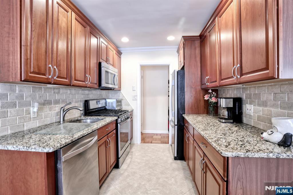 280 Prospect Avenue, Unit 5F Hackensack, NJ 07601 - Photo 9 of 24