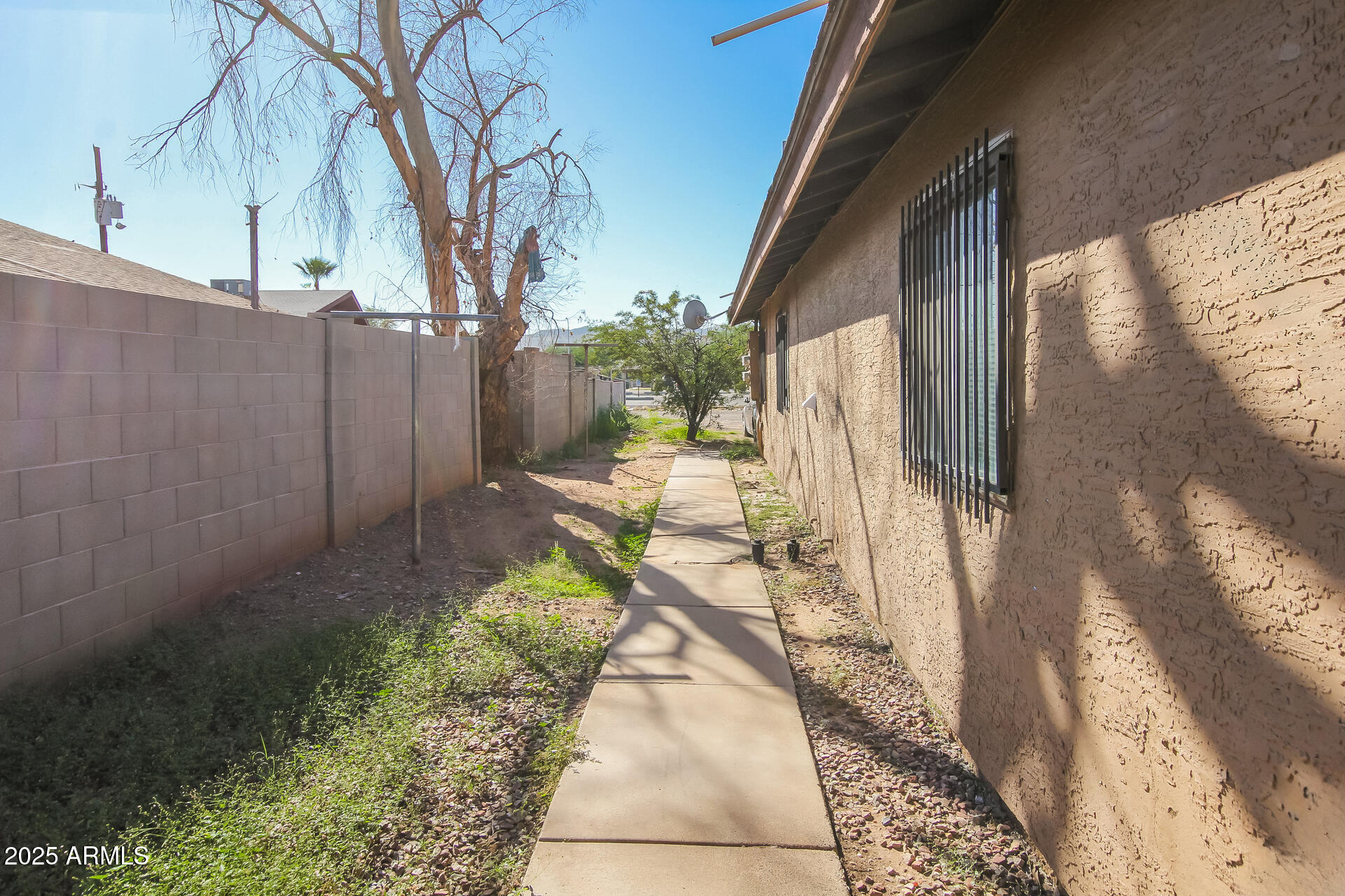 2747 East Chipman Road, Unit 1 Phoenix, AZ 85040 - Photo 15 of 16 16-photo-Rear-View-055890da-8906-4505-9c
