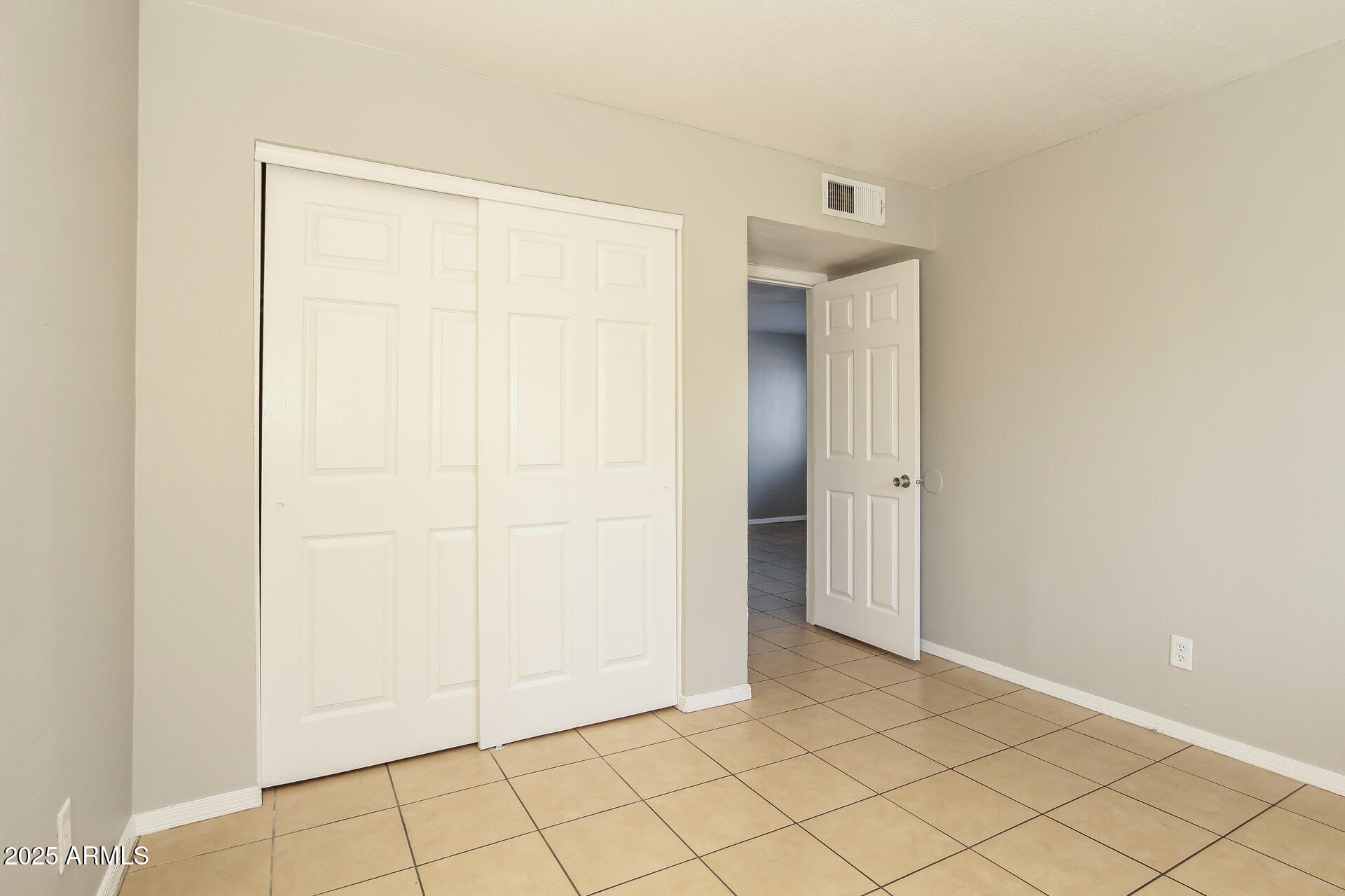 2747 East Chipman Road, Unit 1 Phoenix, AZ 85040 - Photo 9 of 16 10-photo-Main-Bedroom-4c59675f-e4c3-45c8