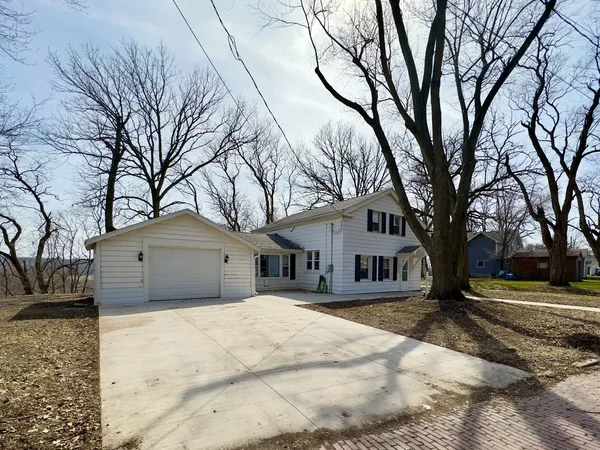 $162,500 | 1704 Main Street, Peru, IL 61354