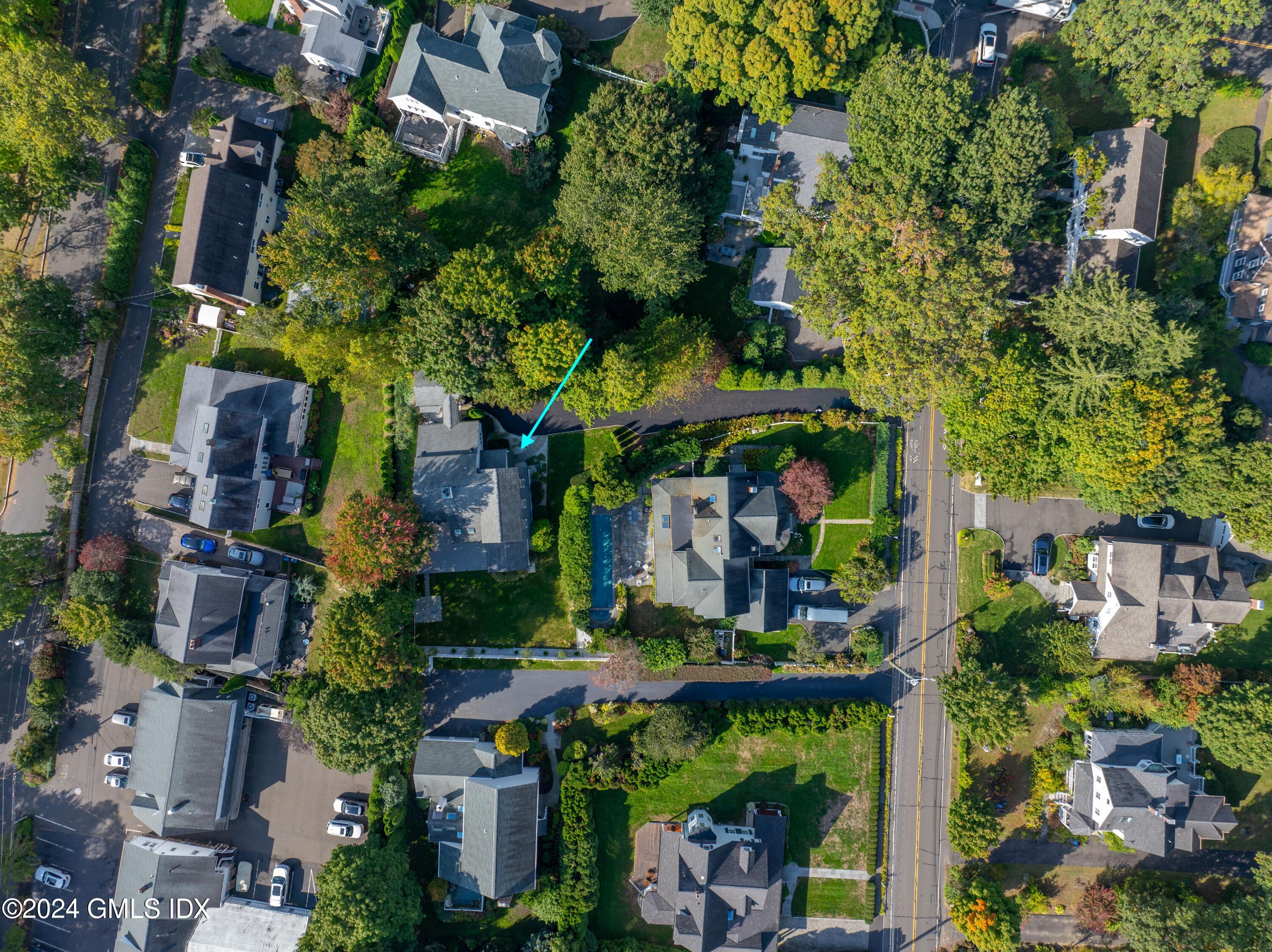 6 Hendrie Avenue Riverside, CT 06878 - Photo 3 of 44 an outdoor space